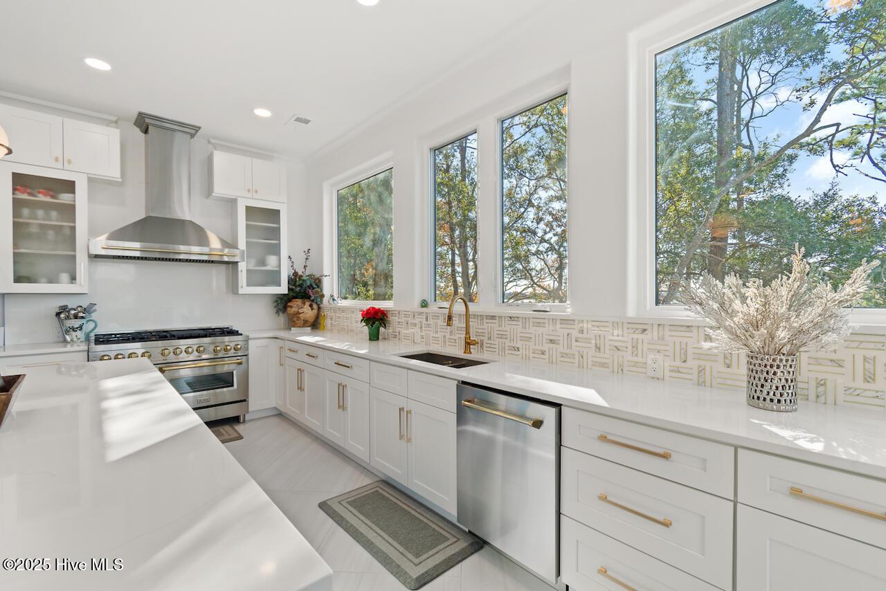 Image 4: 411lakeshoredrive - 34