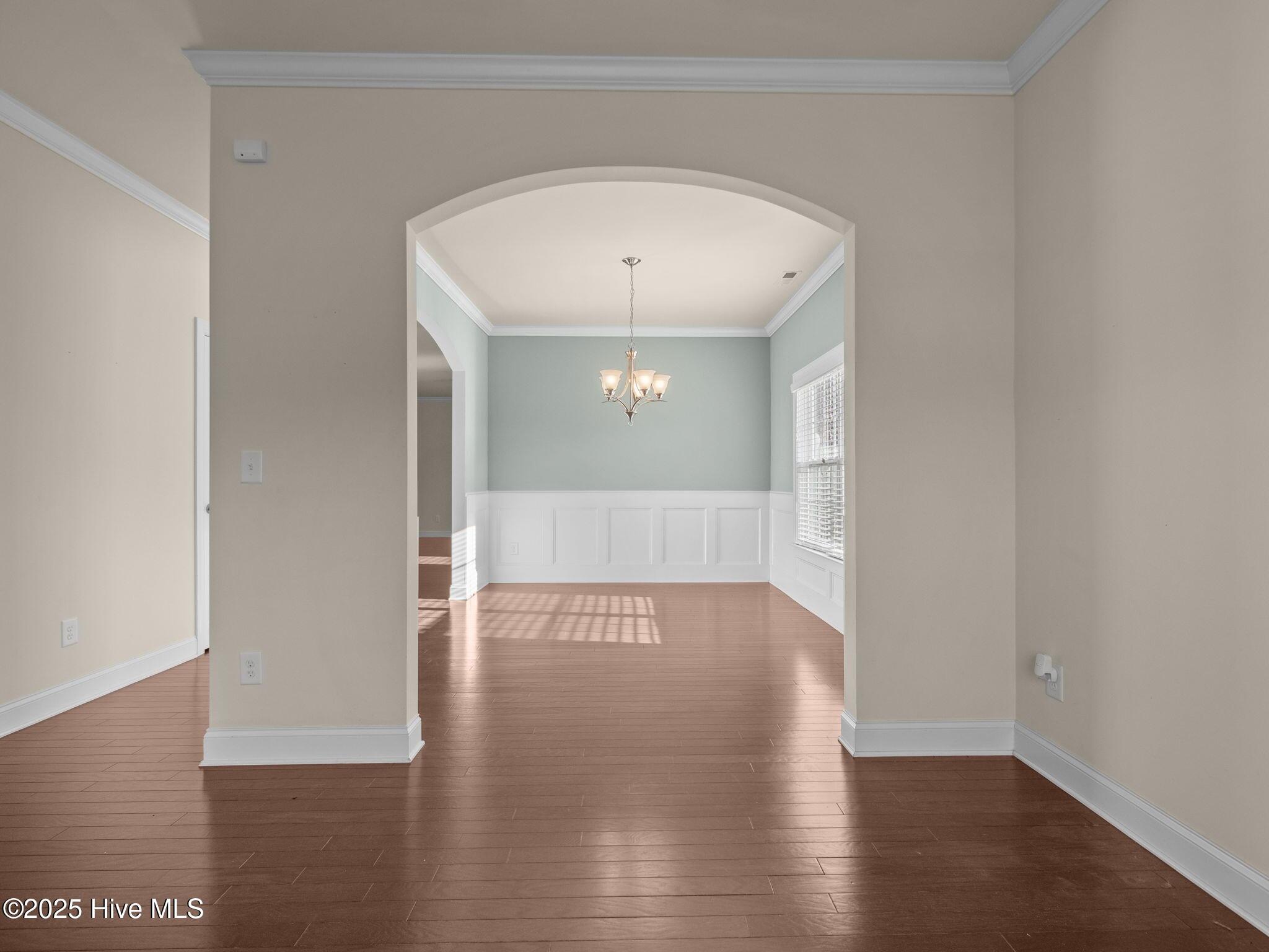 Image 4: living room 2