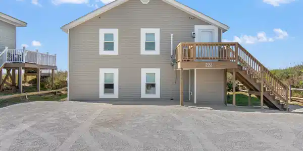 226 Ocean Boulevard E