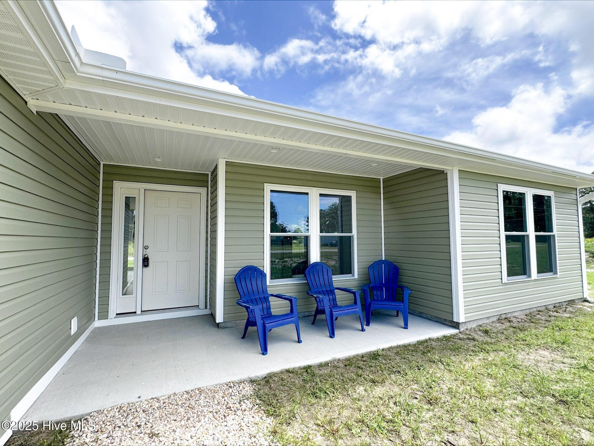 Image 3: Covered front porch