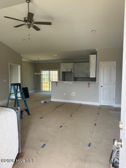 Image 4: 1058 chadwick den