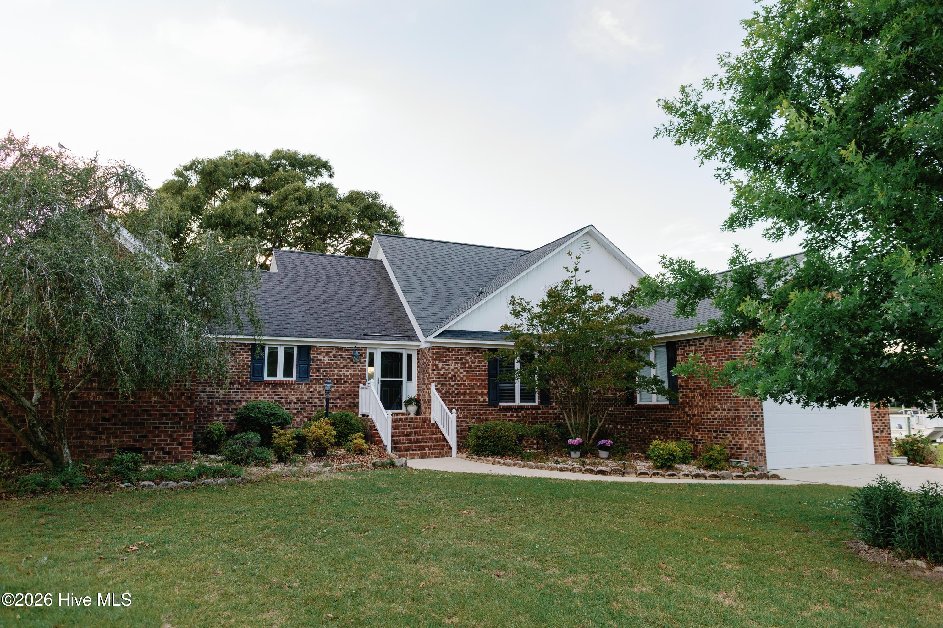 Image 3: 674 Brooks Rd