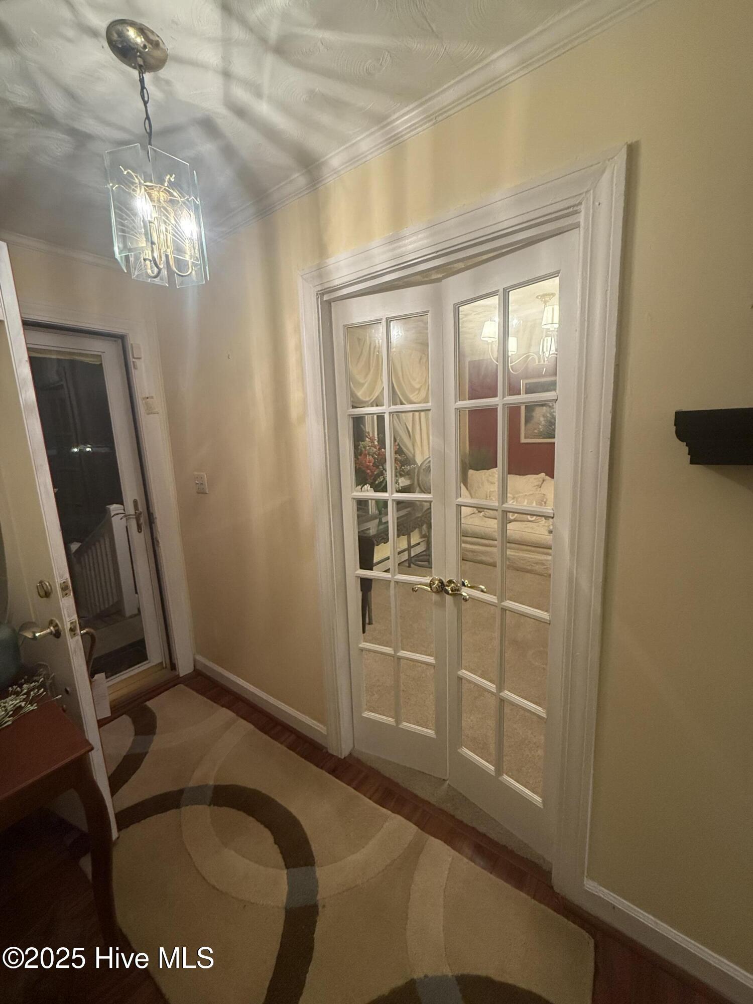 Image 4: French door on sitting room