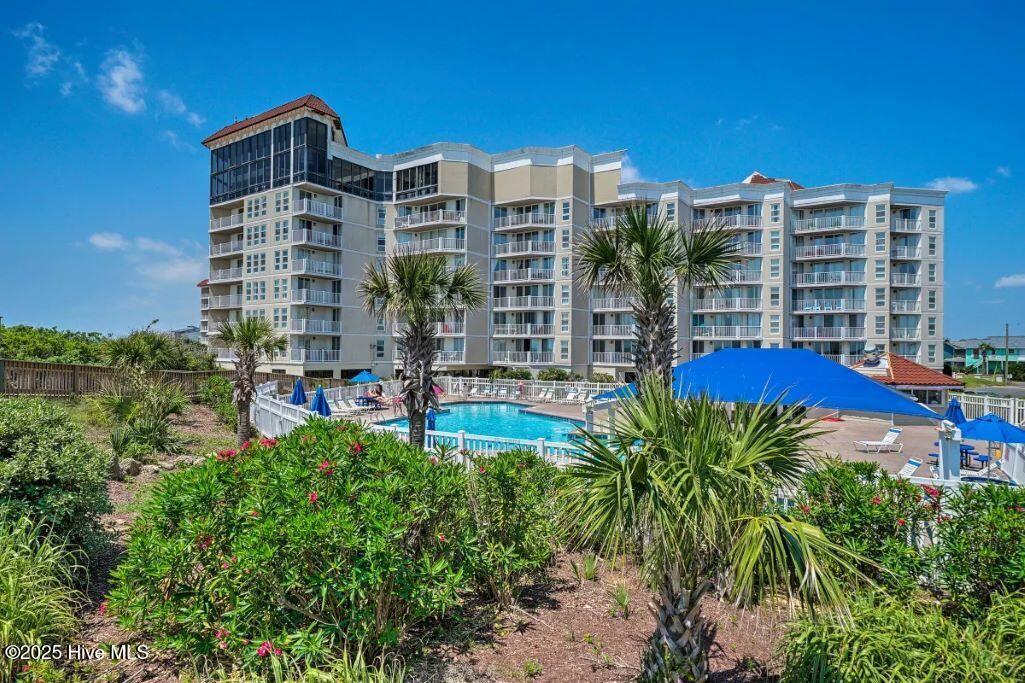 Image 1: St Regis