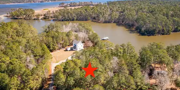 Image 4: 145 Heron Dr. toward ICW/Adams Creek