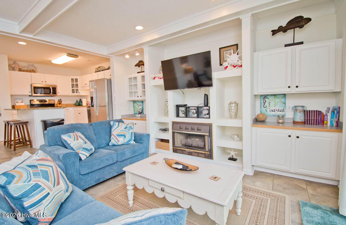 Image 4: Living Room with Gas Fireplace