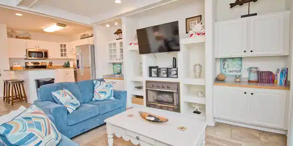 Image 4: Living Room with Gas Fireplace