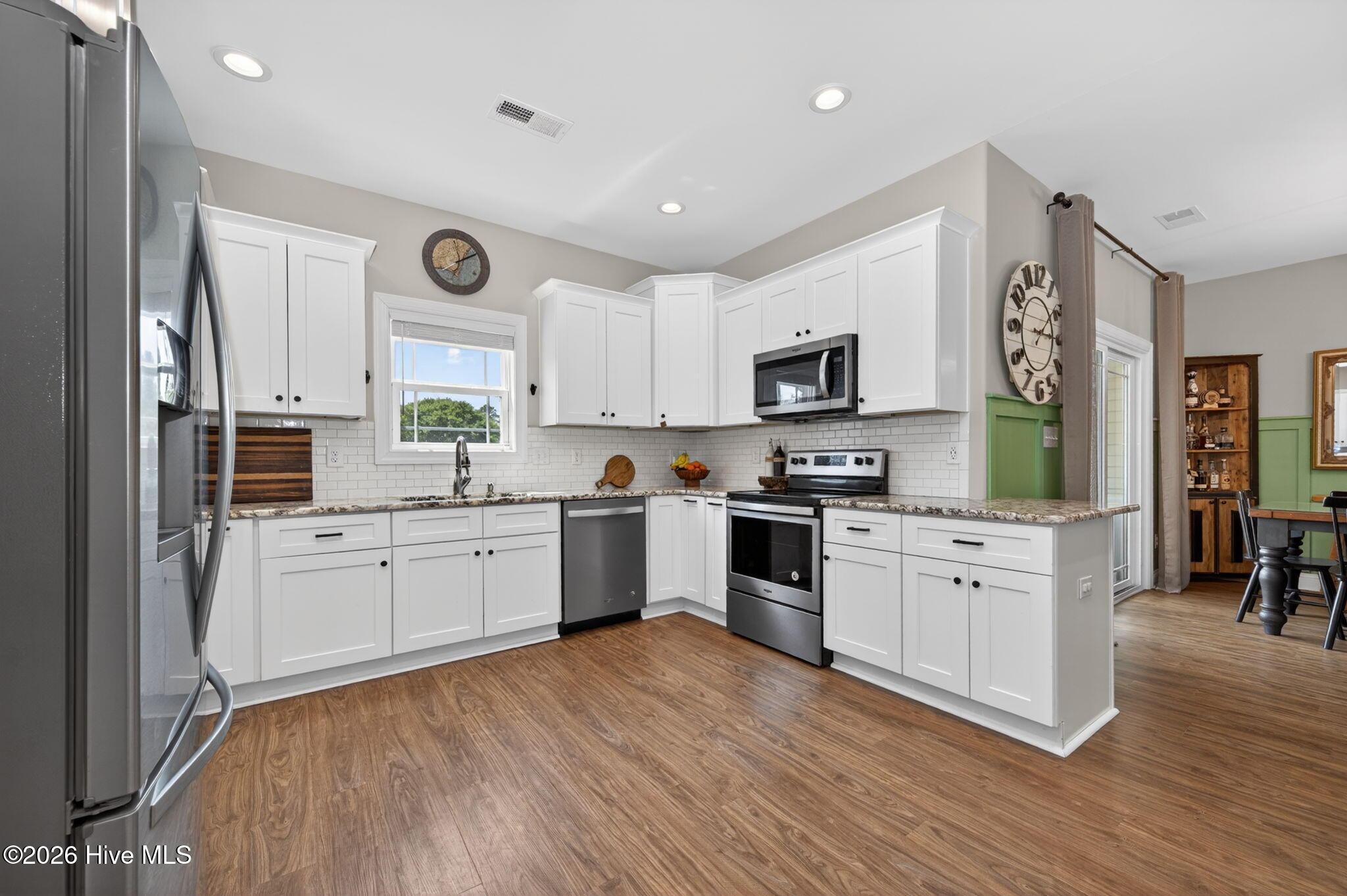 Image 3: 15-web-or-mls-HBJ_4254