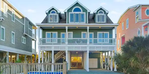 887 Ocean Boulevard W
