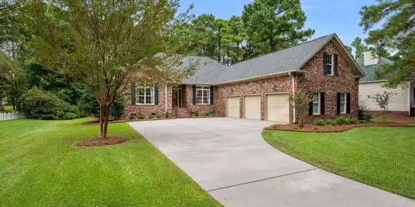 909 Sawgrass Court