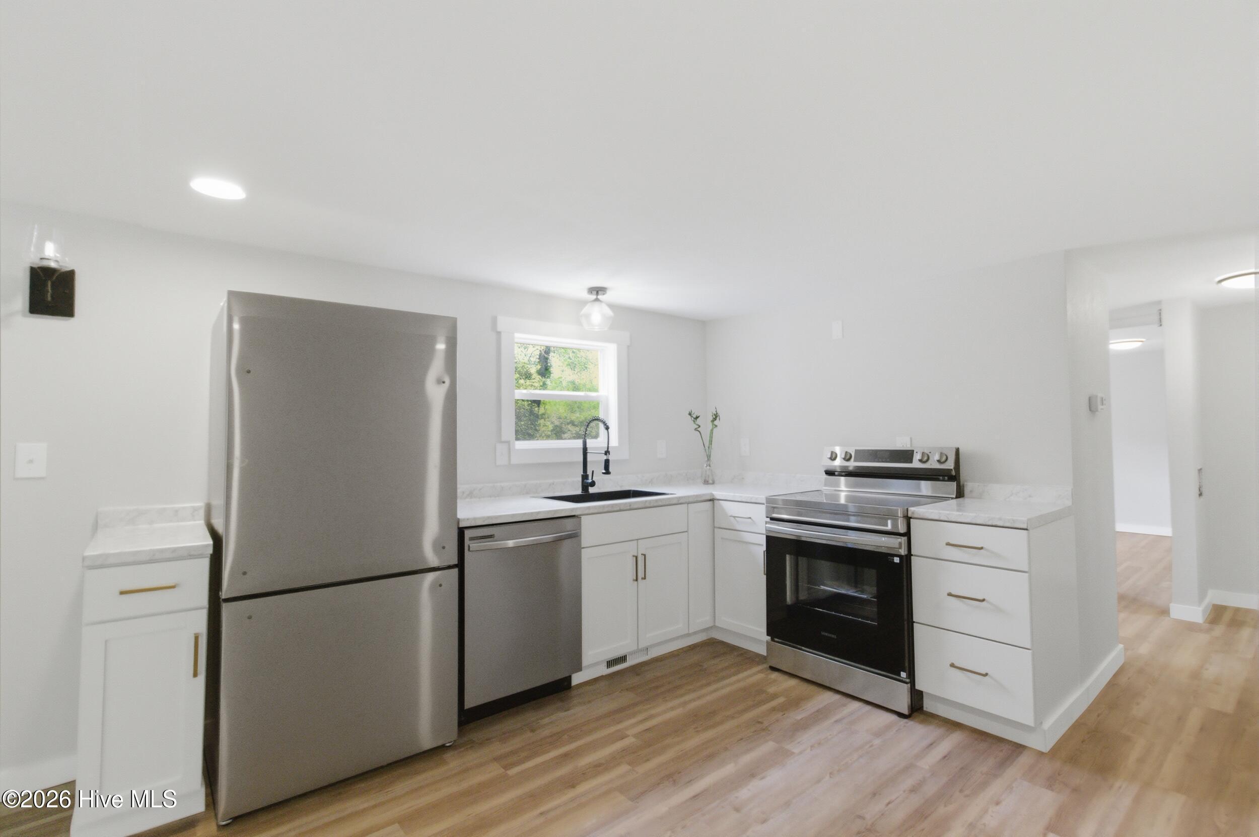 Image 3: 9_1977_colington_rd_kdh_nc_004