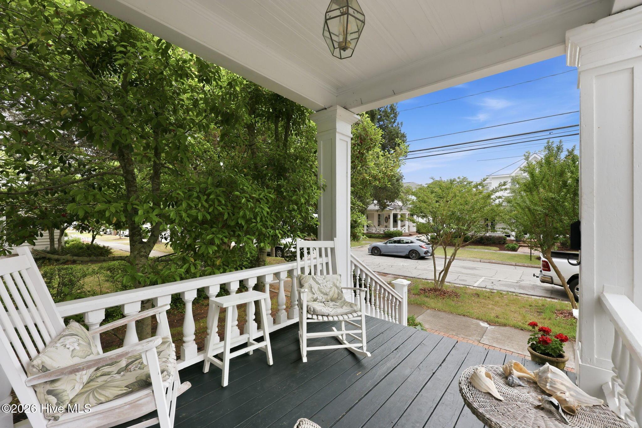Image 2: 9-web-or-mls-307 ann st 009