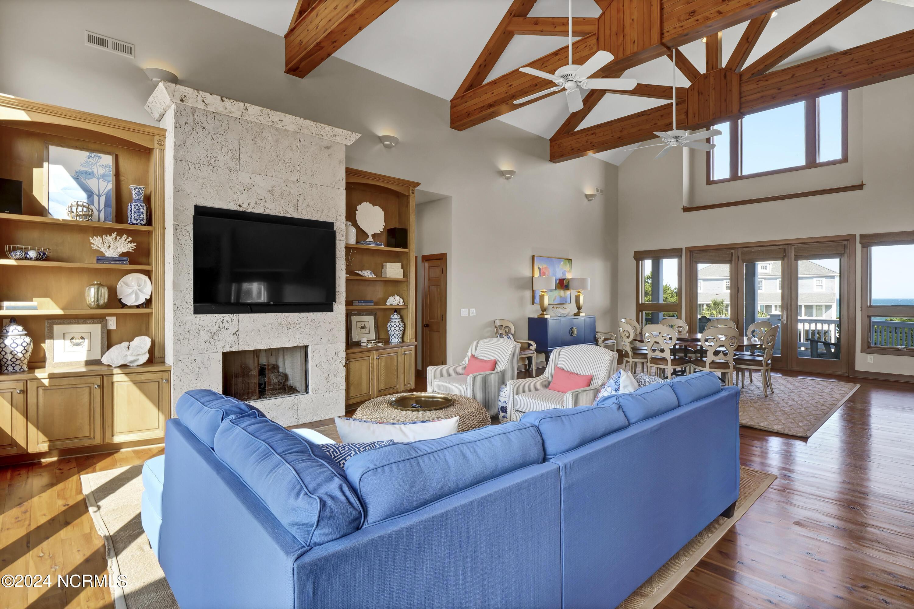 Image 4: 016_pja16352_685