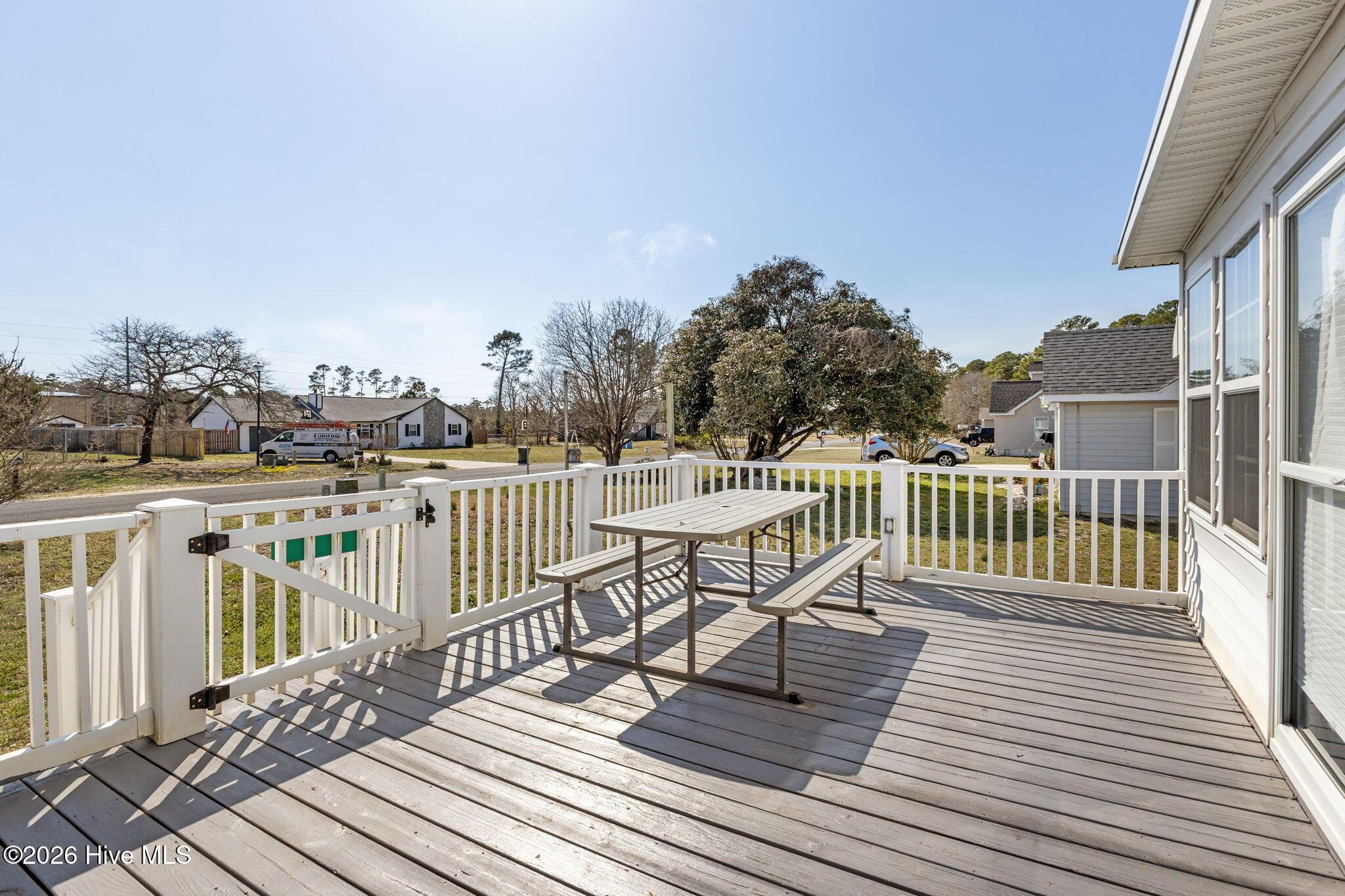 Image 3: Deck