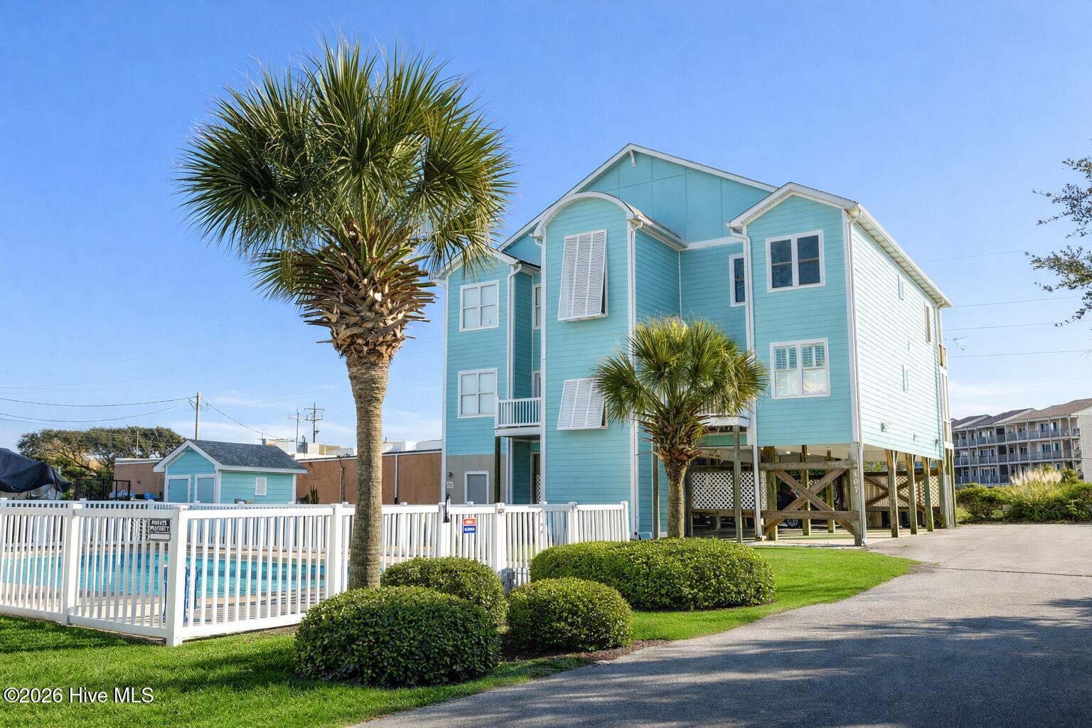 Image 2: 107 Beachwood Dr 2B