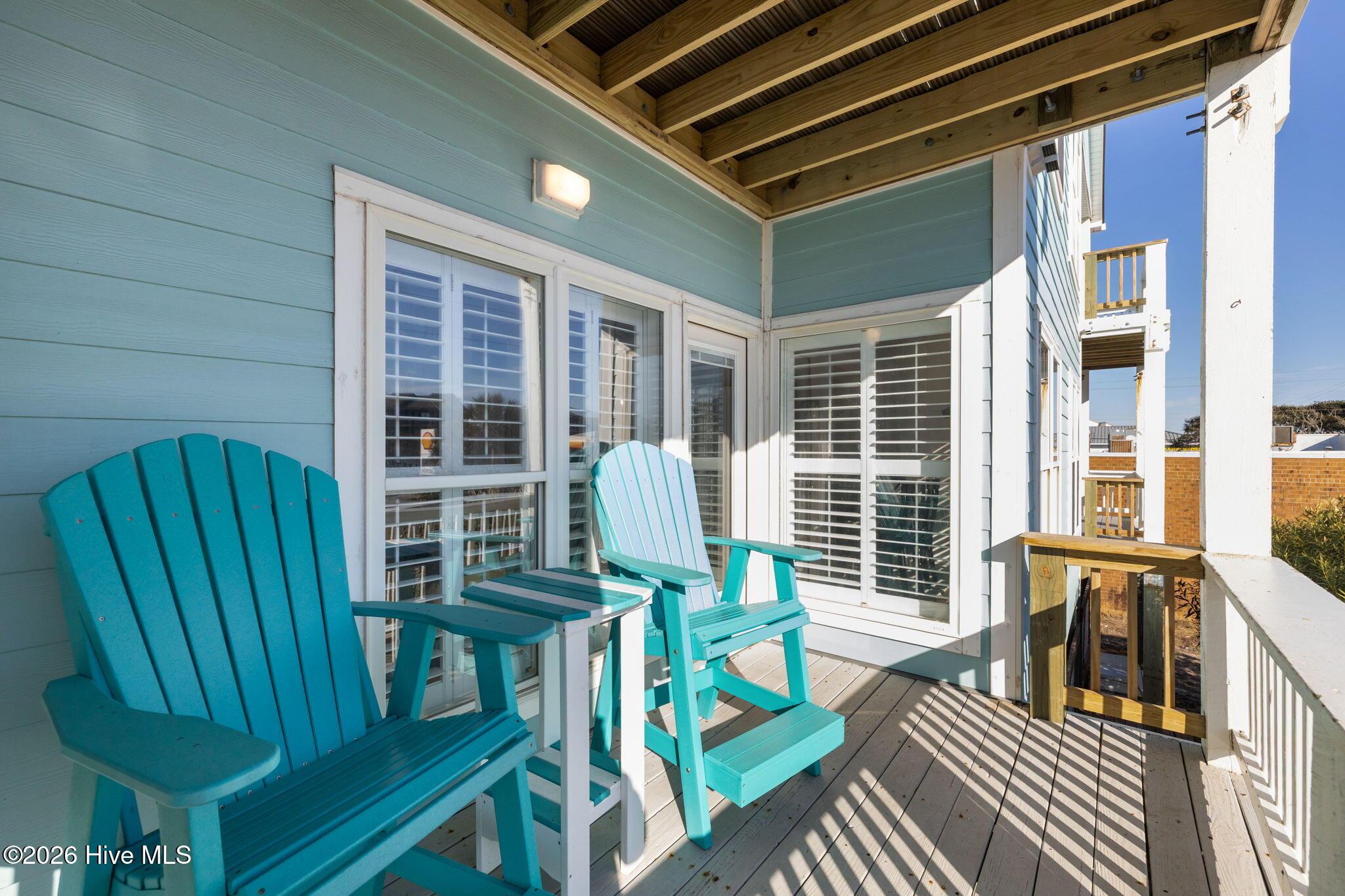 Image 3: 107 Beachood 2B