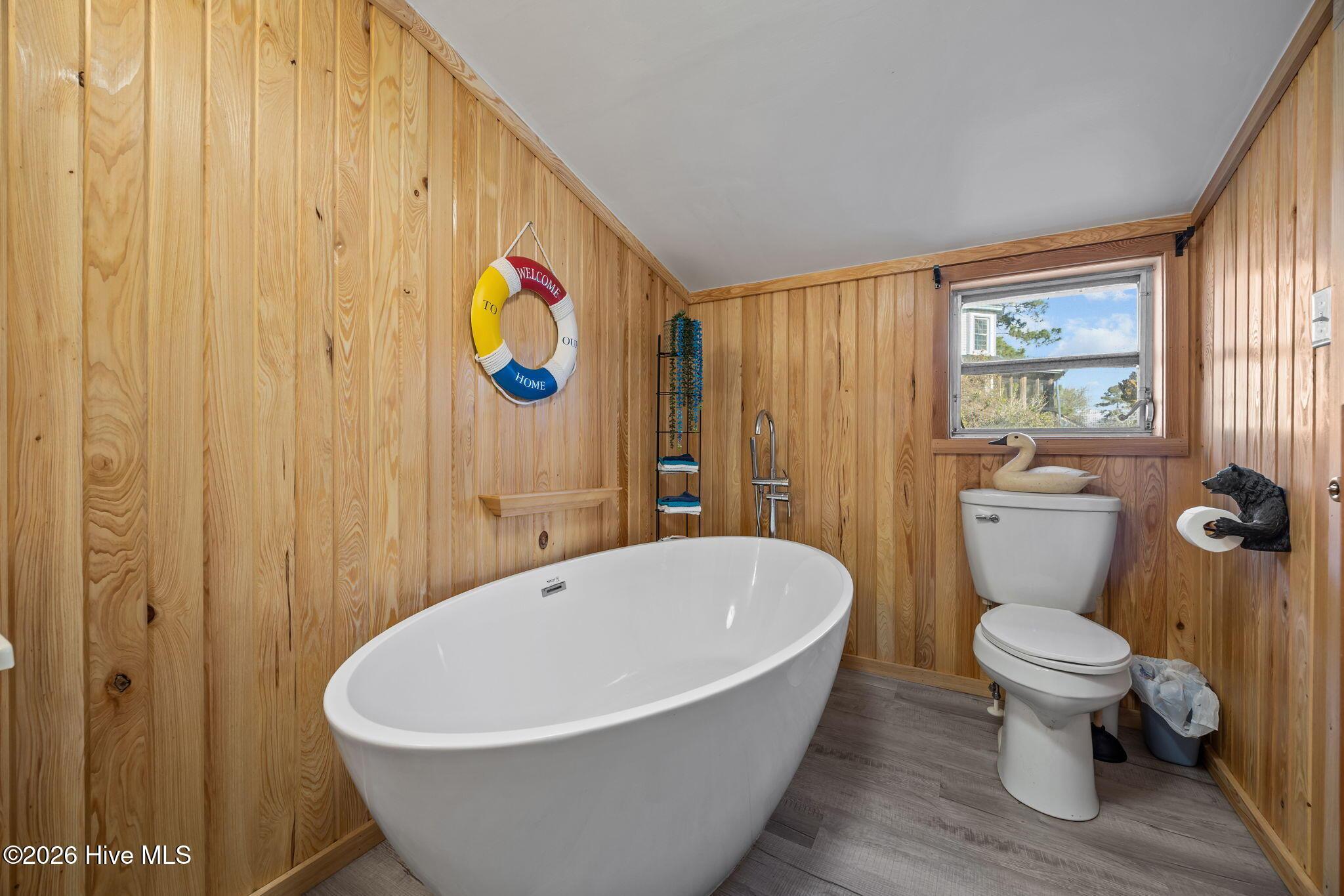 Image 4: 44-web-or-mls-IMG_5855