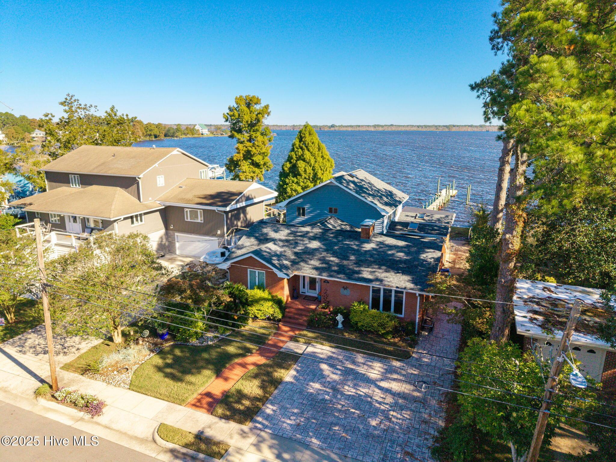 Image 1: 3-web-or-mls-DJI_20251016100618_0030_D