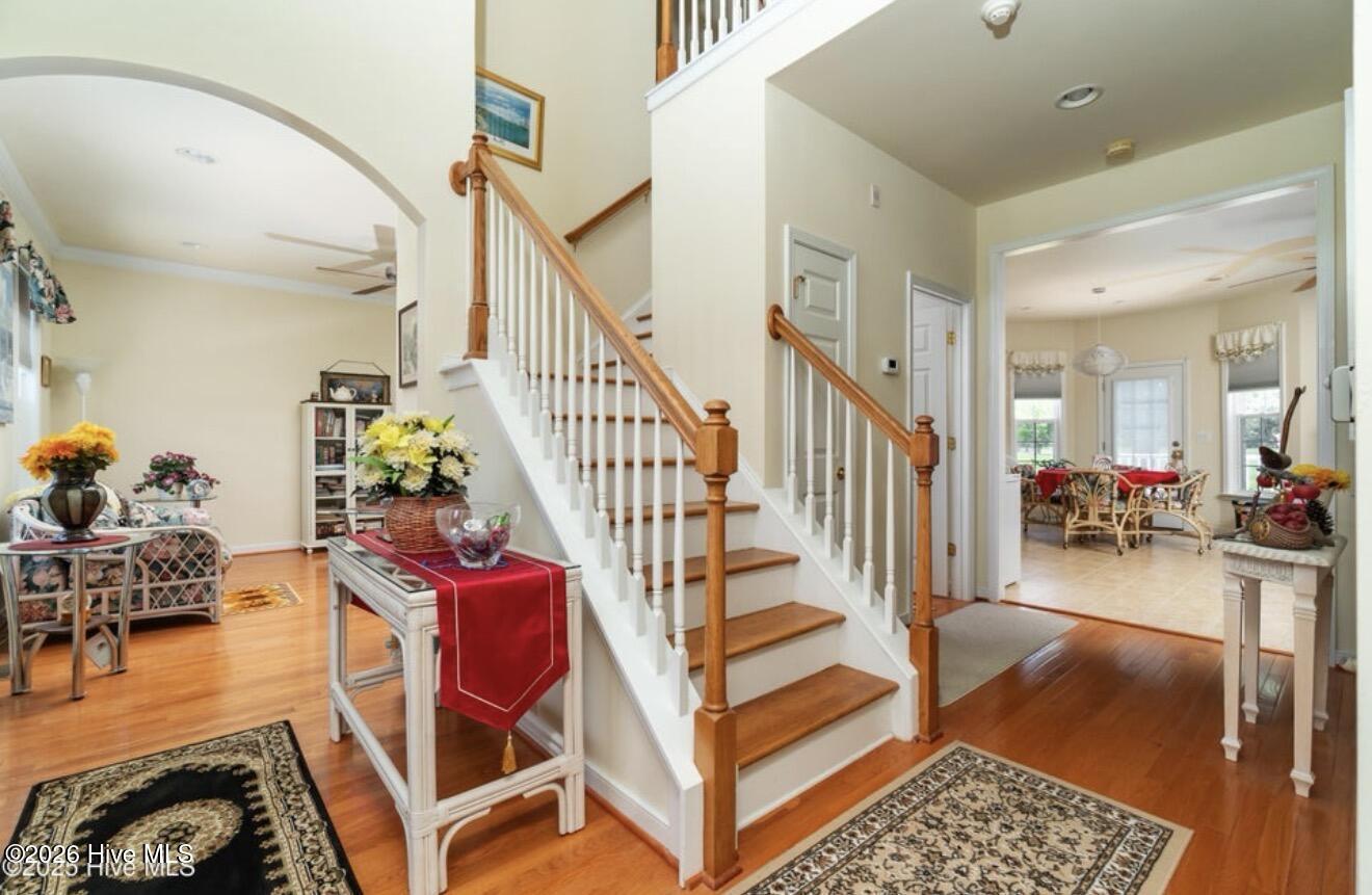 Image 4: Stairwell