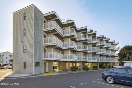1102 N Lumina Avenue N Unit Apt B3