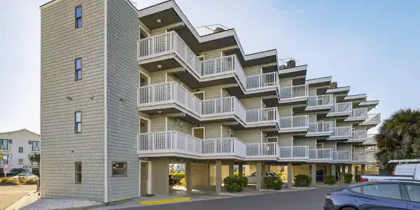 1102 N Lumina Avenue N Unit Apt B3