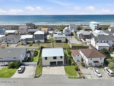 102 W Dobbs Street