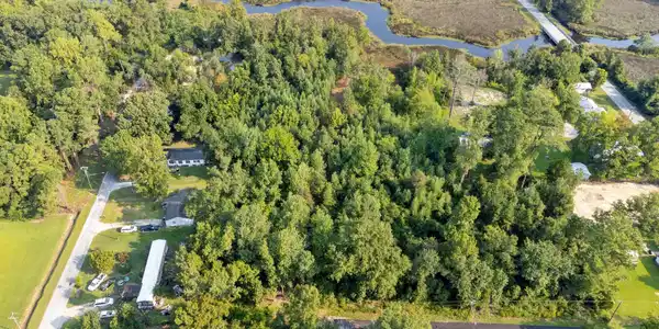Image 4: 2 Dees Avenue, Bayboro NC