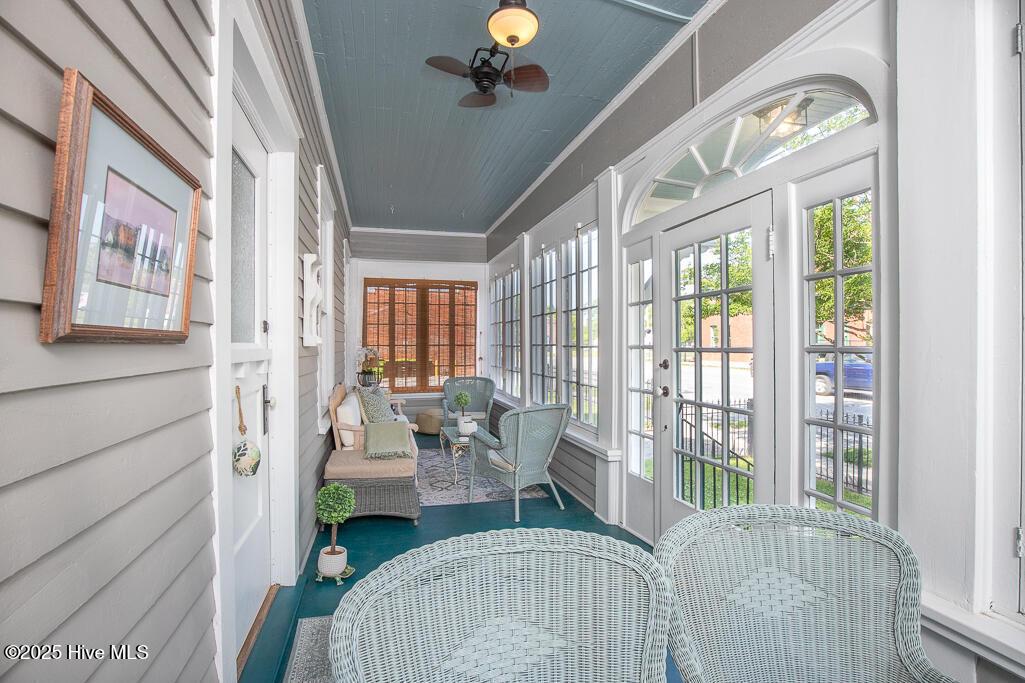 Image 3: 411 queen front porch 2