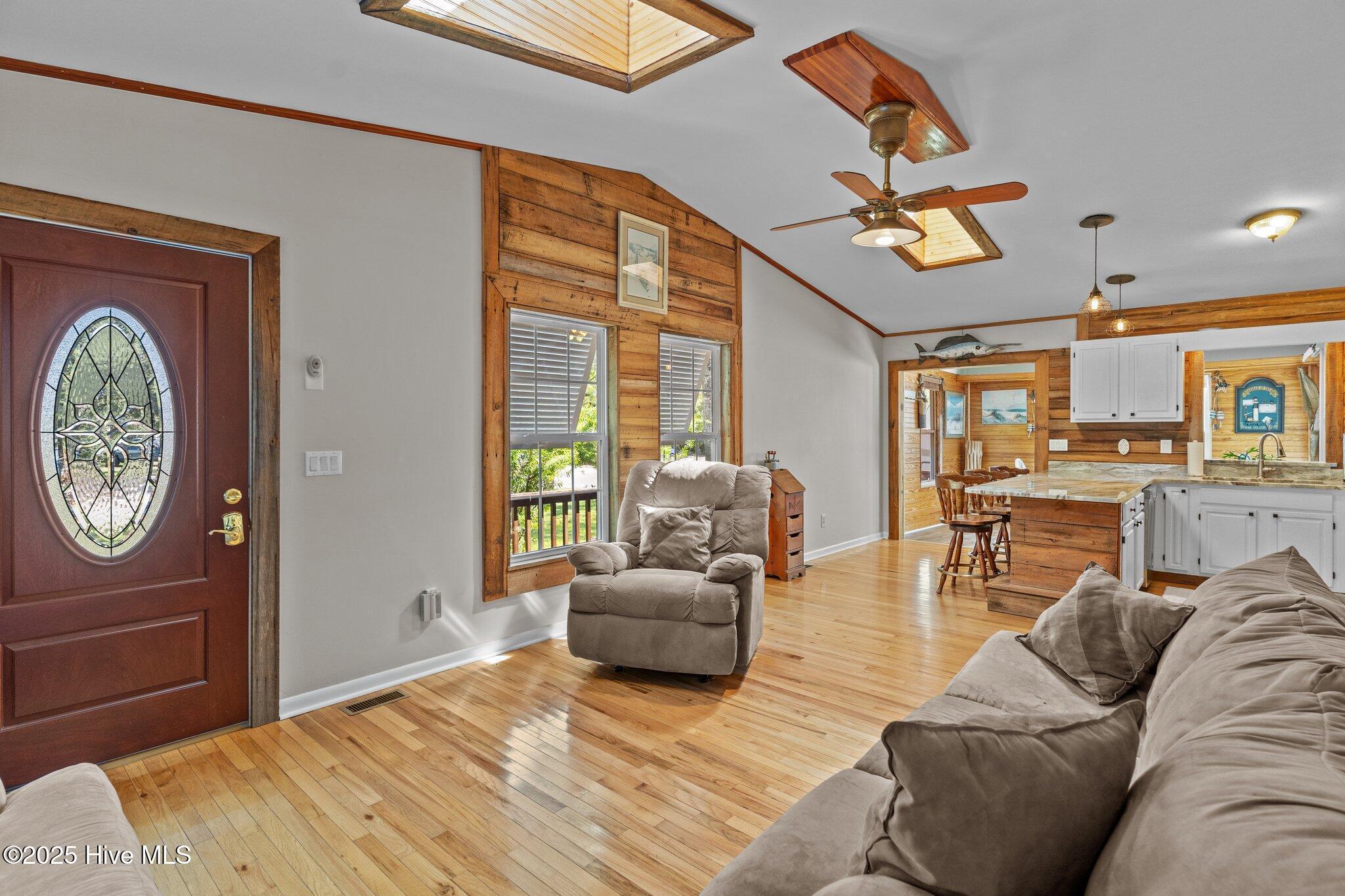 Image 4: 27-web-or-mls-BTS08146