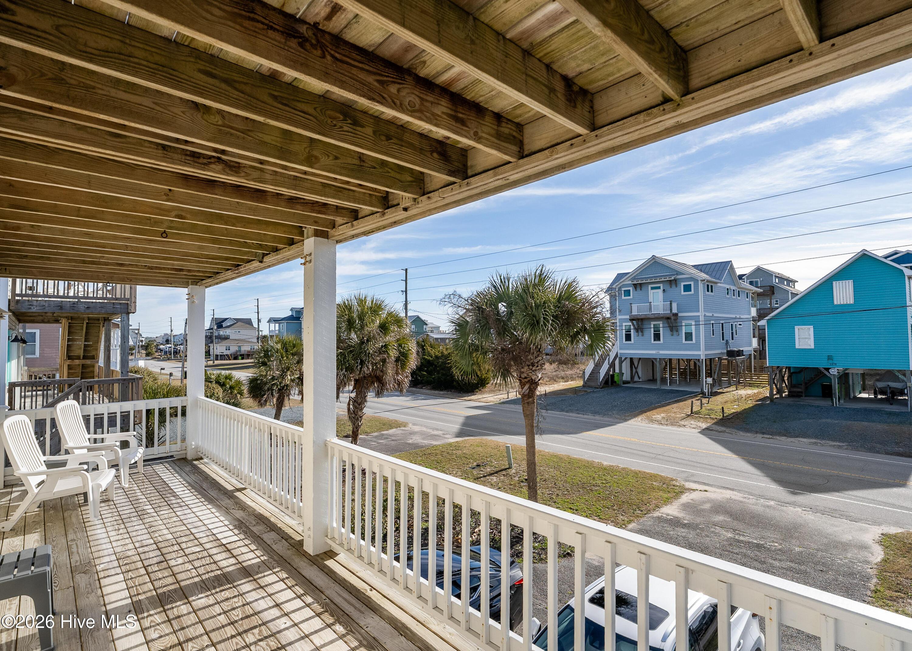 Image 3: 2381 Island Dr MLS-11
