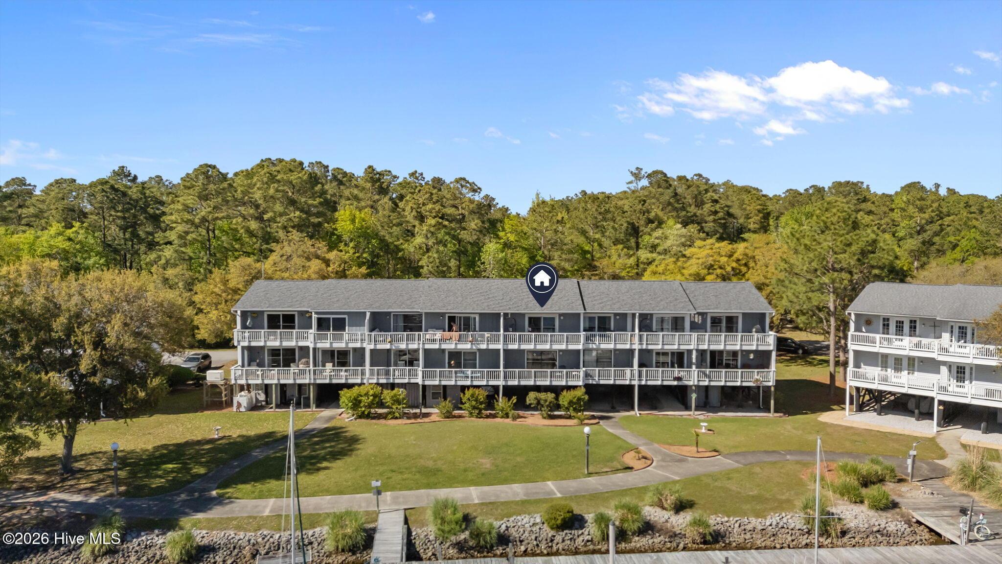 Image 2: 2314 Harbourside Drive condo