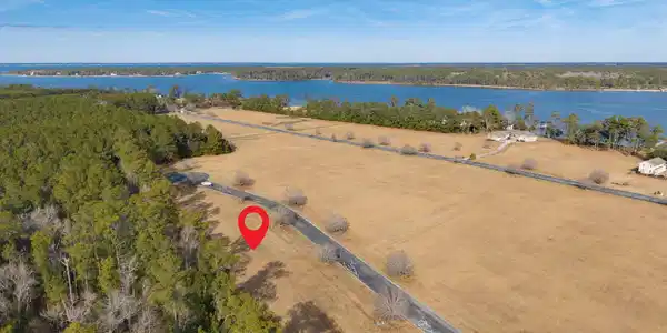 Image 2: 15-web-or-mls-chadwick-visuals-109-bare-