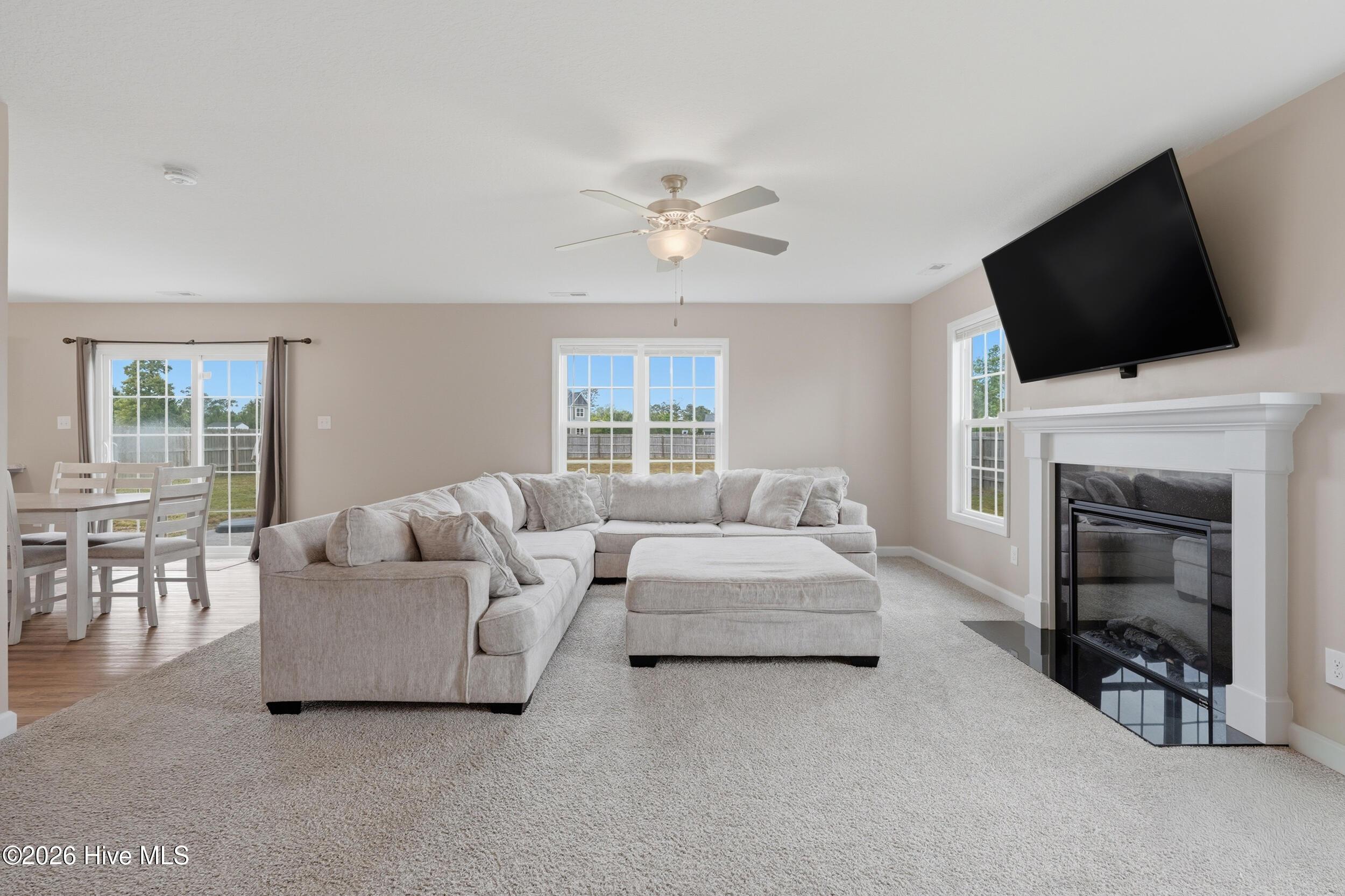 Image 3: 9_living_room[1]