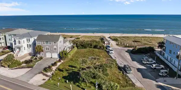 Image 4: 14-web-or-mls-DJI_20251022155821_0930_D