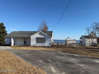 913 Stately Pines Road