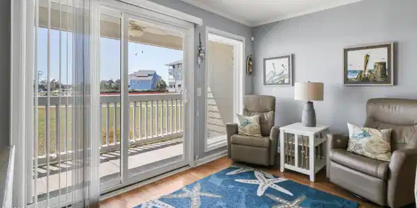 Image 3: Living Area