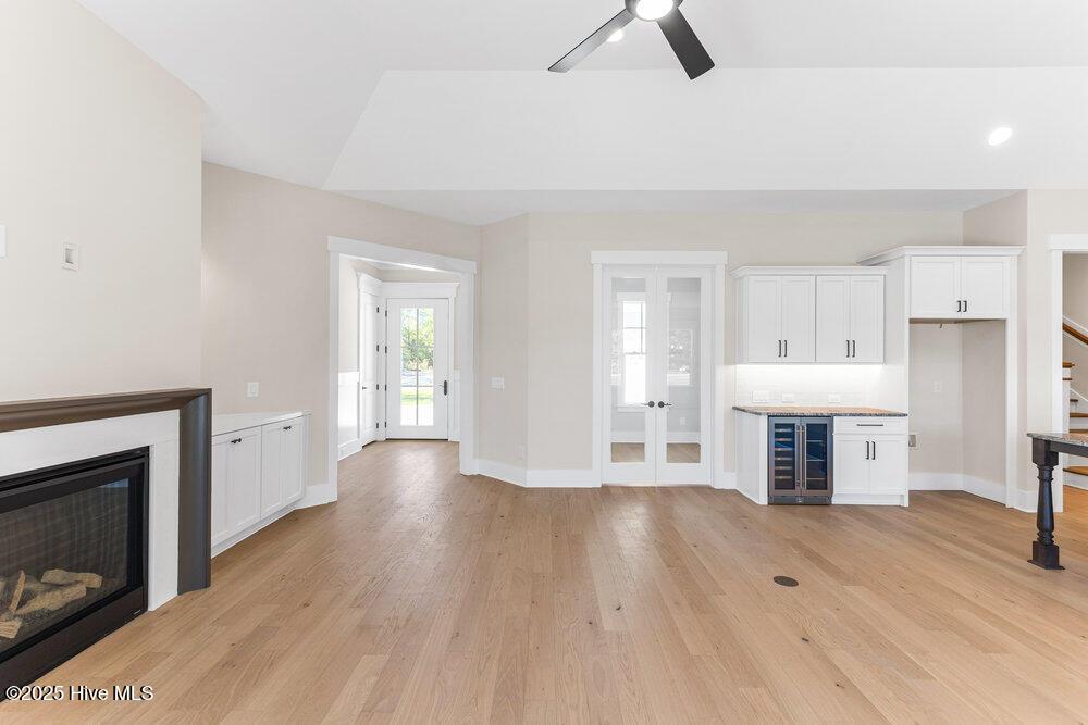 Image 4: Under construction family room