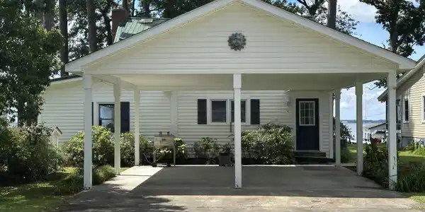 645 Island View Road