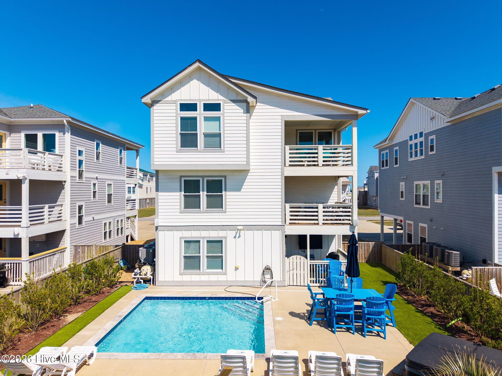 Image 1: 50-web-or-mls-ext-29