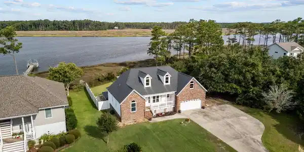 413 Pelican Harbor Road