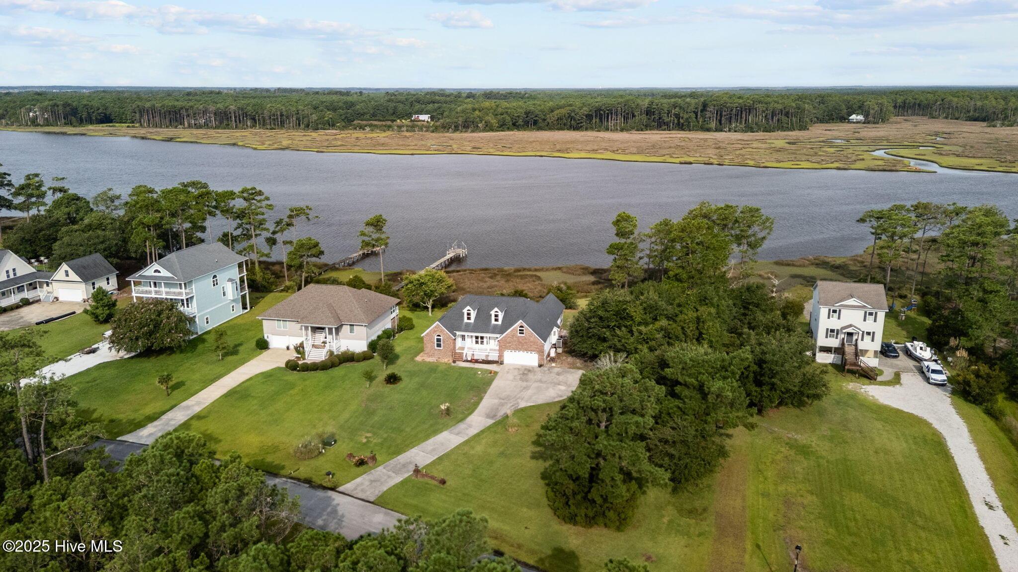Image 2: 413 Pelican Harbor