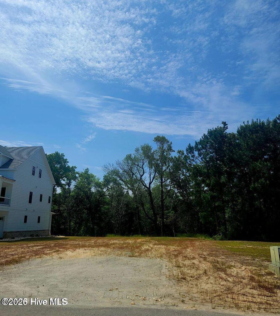 Image 2: LOT 1