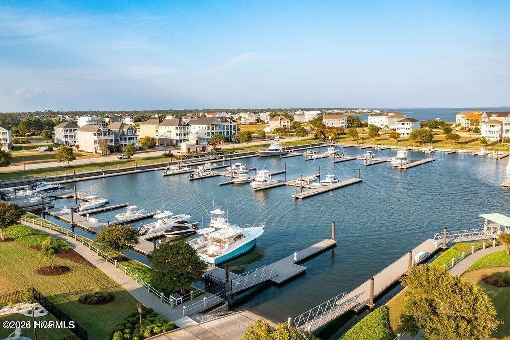 Image 4: MARINA