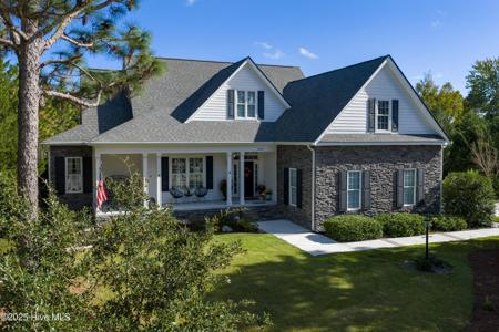 3239 St James Drive SE