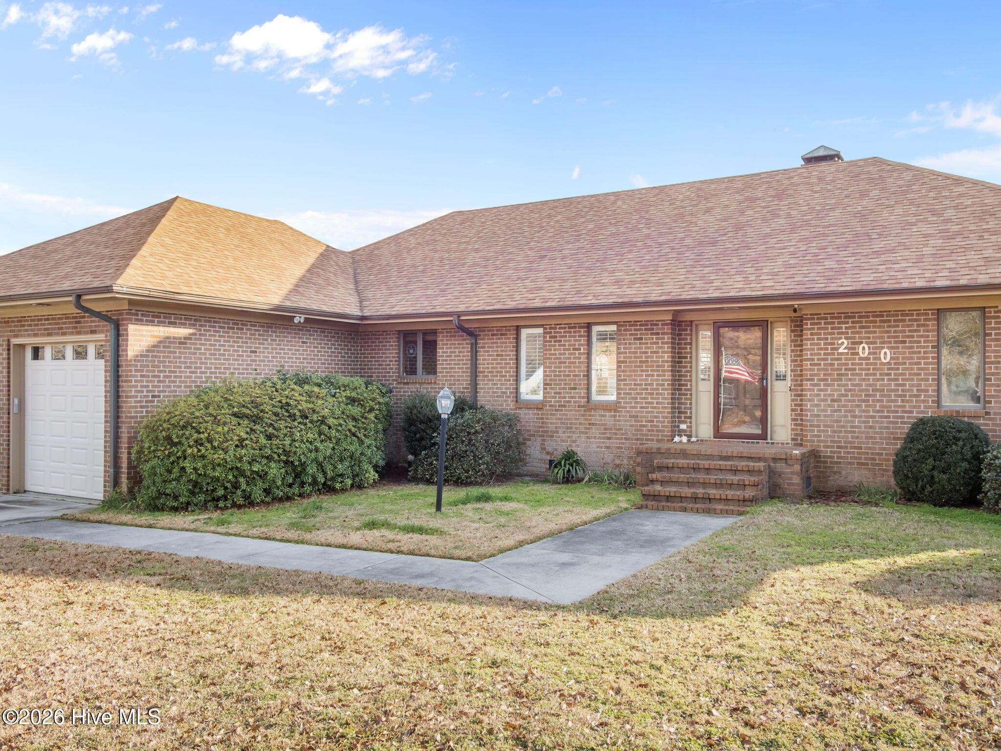 Image 2: 2-web-or-mls-P1302412