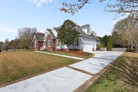 112 Pebblebrook Drive
