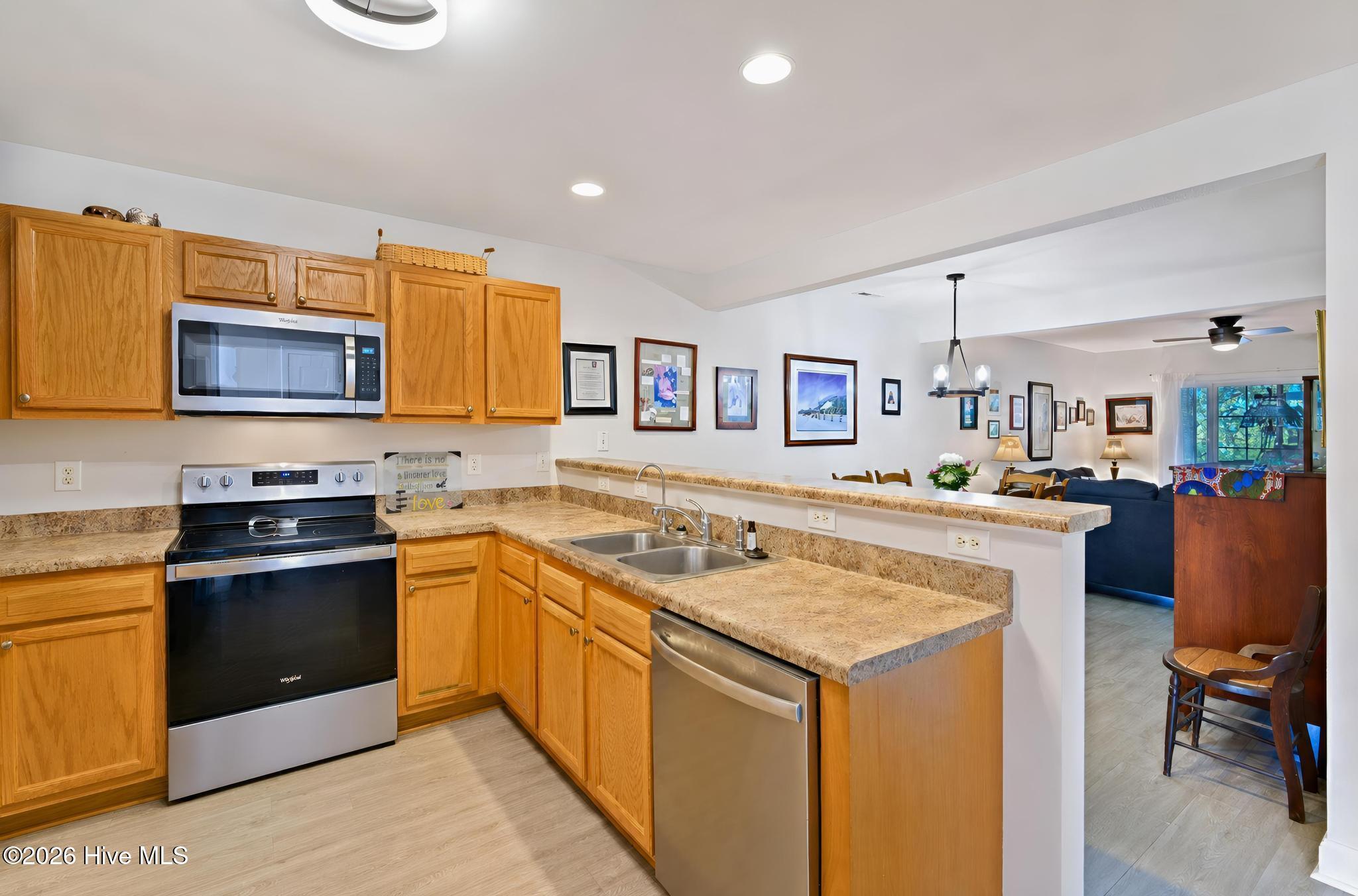 Image 3: 9306 Long Putt Ct-34