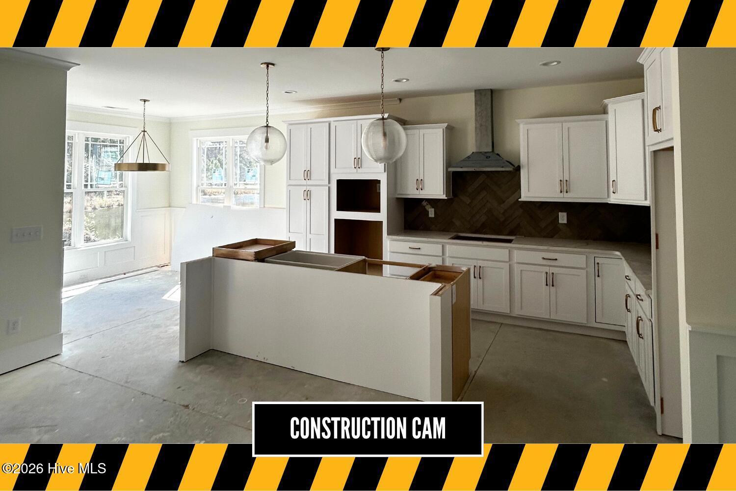 Image 3: Open Concept Kitchen with Island