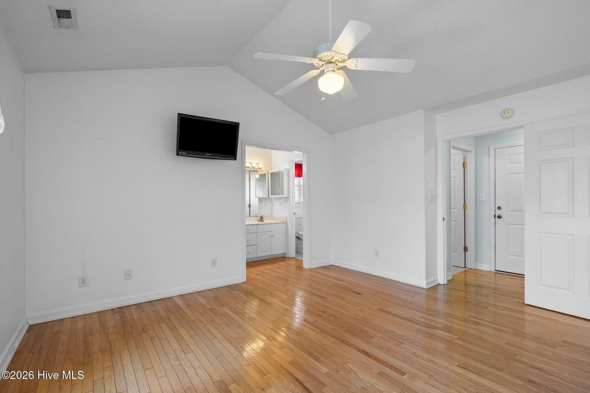 Image 3: 4-web-or-mls-1S3A9639