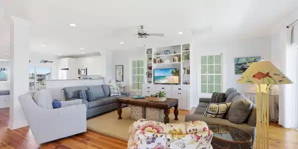 Image 2: 64-web-or-mls-112 B Robin Ave 134_edit